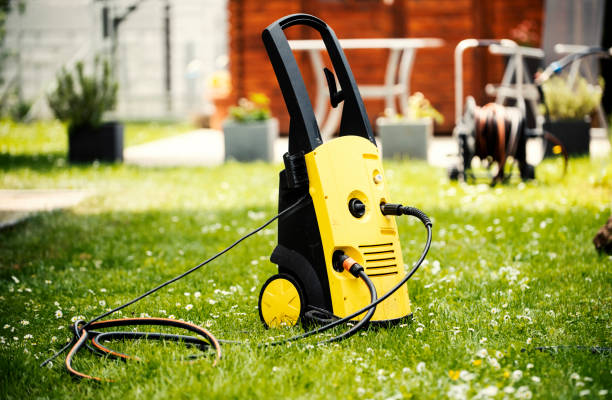 Best Fence Cleaning  in Menomonee Falls, WI